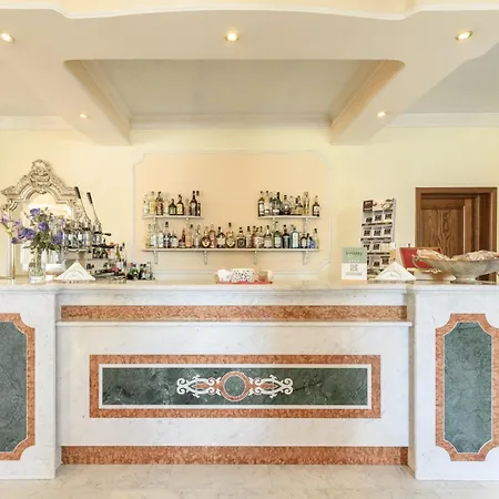 Hotel Hotiday Porto 4*