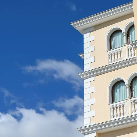 Hotiday Porto 4* 올비아