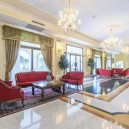 Hotiday Porto Hotel