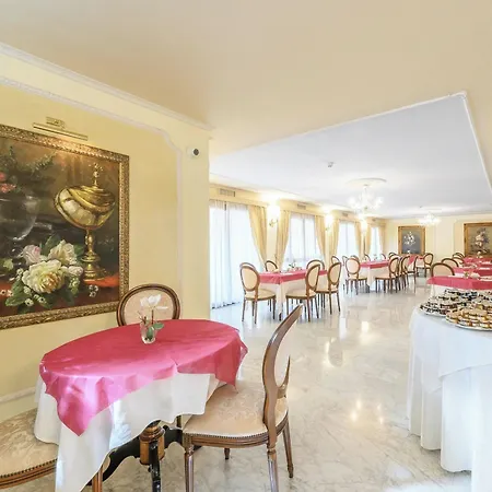 Hotiday Porto Hotel 4*