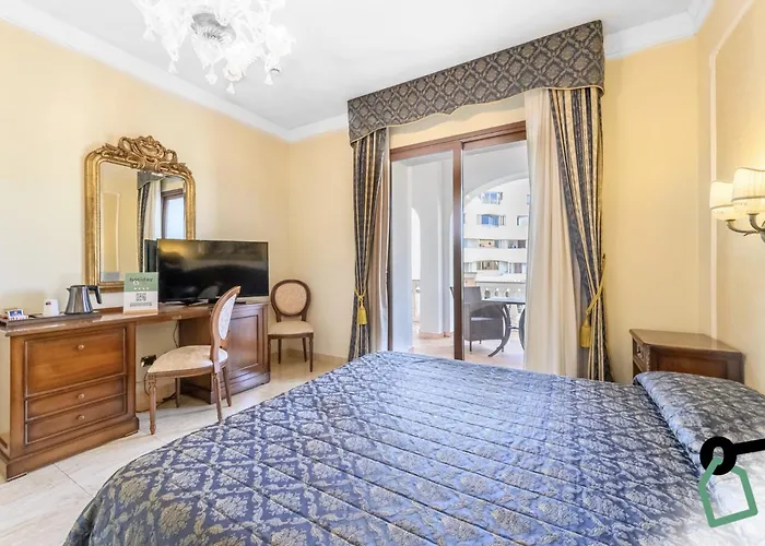 Hotel Hotiday Porto 4*